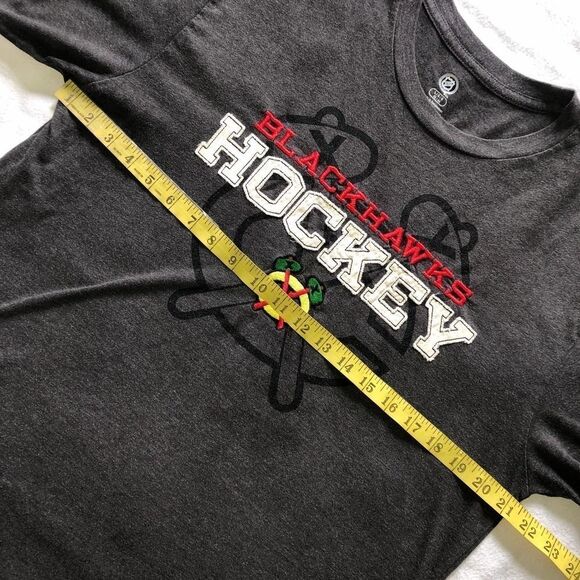 NHL Chicago Blackhawks Gray Graphic Short Sleeve Shirt- L - Picture 10 of 11